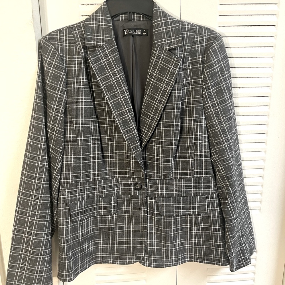 **SEXY** New York & Co 7th Avenue Design Studios                Plaid Blazer 10